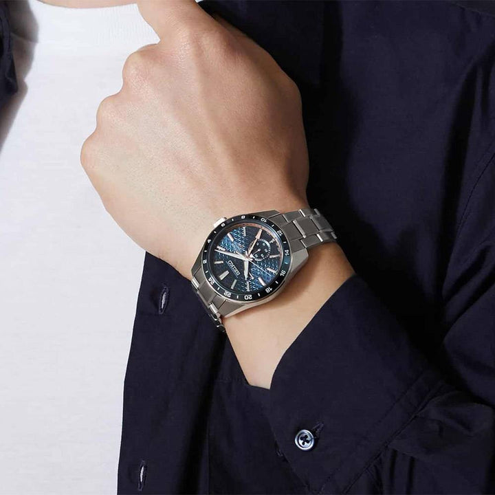 Seiko Presage 42.2mm Navy Dial Silver Stainless Steel Bracelet